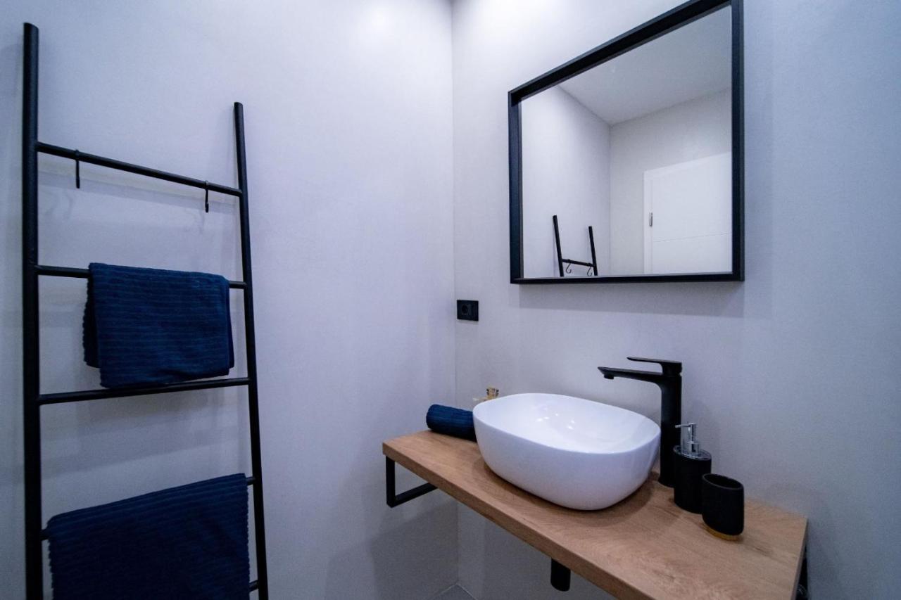 Novouredeni Apartman Marko Mundanije Exteriér fotografie