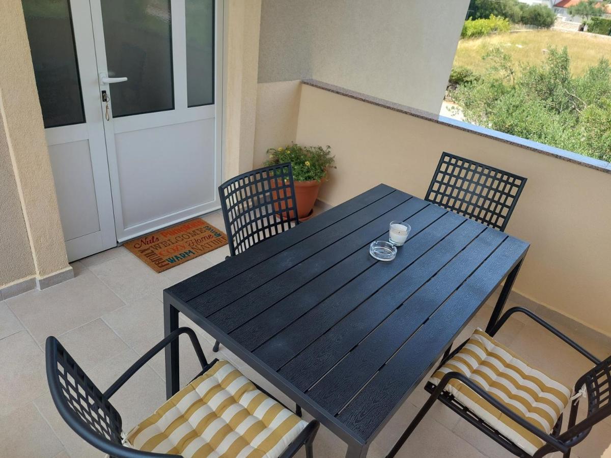 Novouredeni Apartman Marko Mundanije Exteriér fotografie